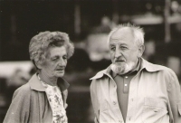 Věra a Otakar Hromádkovi, rodiče Jiřiny Novákové, ve Švýcarsku 1982
