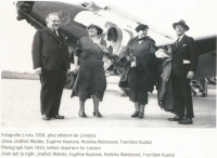 Před odletem do Londýna, 1934. Vlevo Jindřich Waldes, Eugénie Kupková, Hedvika (Iča) Waldes a František Kupka