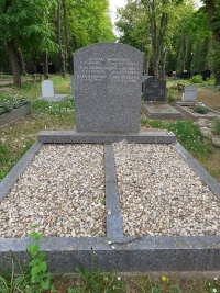 Tombstone of Jiřina Nováková's parents and her sister in the New Jewish Cemetery