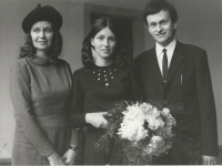 With her parents after the graduation, 1971