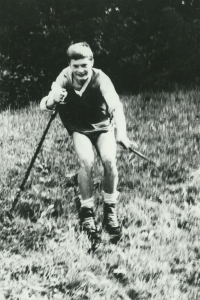 Jiří Kráčalík při lyžařských trénincích na trávě, Vysoké Tatry, konec 60. let