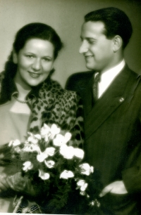 Vladimír and Kitty Munk’s wedding photograph
