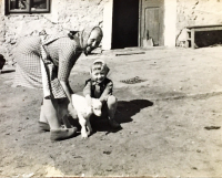Aloisie Musilová with grandaughter Dagmar
