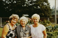 Květa Dostálová and Marie Snášelová with the mother in May 1989