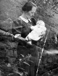 As an infant with her mother Otelia Eichler, 1941