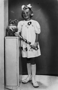 Ilona Kociánová / první svaté přijímání / kolem roku 1948