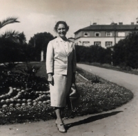 Stará mama z matkinej strany, r. 1962