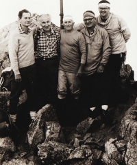 Skupina skautů ze 34. střediska Ostříž při výstupu na Gerlachovský štít, rok 1995