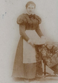 Žofie Obrhelová kolem roku 1900. Kateřinina babička z maminčiny strany rodiny