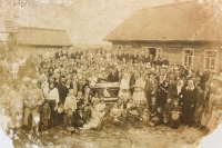 Pohřeb v české vesnici Hušť na Volyni v roce 1934