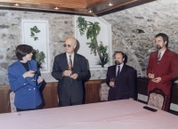 Podpis kontraktu na rekonstrukci jednoho z reaktorů JE Dukovany, Dalibor Matějů je přítomen jako člen představenstva společnosti ČEZ, 1994