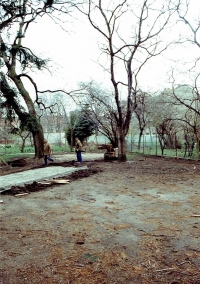 Areál zahrady kláštera v Lipenské ulici, České Budějovice, před opravami (konec 20. století)