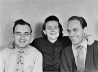 Oldřich Vašák on the right with his mother Kristýna and his brother Milan