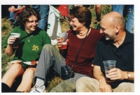 S dcerou Kateřinou a manželkou Taťjánou Hlavatou na akci Turistického akademického klubu, 2003