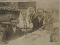 stará rodinná fotografia, pohreb dieťaťa