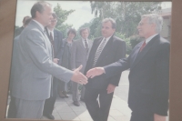 Bohuslav Fencl jako starosta Vysokého Mýta s Václavem Klausem, 1995