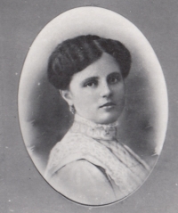 Matka Jaroslava Pánka Božena rozená Klípová, cca 1920