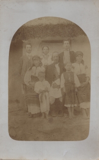 1920, Anastasia and Fedor Popadyuki with children, Strilche village