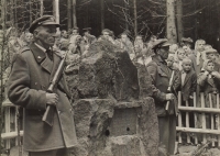 Výročí 25 let od konce války, u památníku v Hašově háji, kde se ukrývali partyzáni