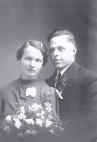 Emil and Hedwig Kramann, 1940 wedding photo 