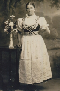 Babička pamětnice, Rosálie Žáková