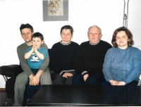 In 2004 with his wife, daughter, son and grandson 