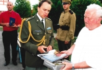The Military Attaché of the Czech Republic from the Embassy in Zagreb presents recognition on behalf of Czech veterans during their visit to Croatia in 2009 
