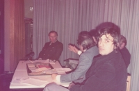 Jára Kohout (from the USA) during a discussion in Frankfurt, beginning of the 1980s
