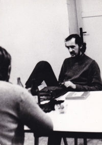 Miloš v rozhovoru a s kamarádem, Praha 1975