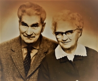 Antonie a Gustav Josef Maláčovi, rodiče pamětníka, asi 1970