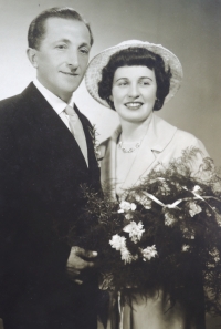 Svatební fotografie manželů Zlámalových, 1960