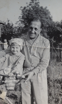 Jana Arbanová with her father Josef Zlámal, 1966