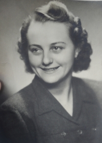 Sestra Žofie Slováčkové, Anna Slováčková, provdaná Seibertová, 1943