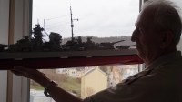 František s vlastnoručně vyrobeným modelem křižníku, 2021