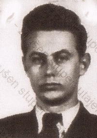 Miroslav Froyda in a photograph from a fake ID he had with him when crossing the border in August 1954 (stored in the Security Forces Archive) 