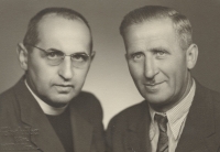 Hugo Vaníček se svým nevlastním bratrem Františkem Grunwaldem, 60. léta