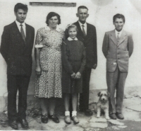 Rodina Grunwaldova, 1957