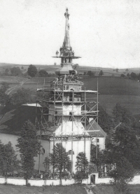 Dostavba věže kostela v Bystřeci, 1898