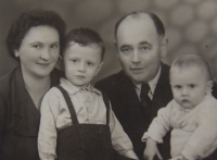 Škorpil family, 1943