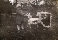 Jarmila Štěrbová v dětství 