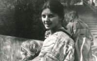 Manželka Alena Fendrychová, 1985 