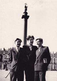 Petr Brandeiský with schoolmates in Leningrad, 1953