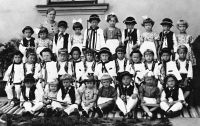 Polská mateřská škola v Dolní Suché / asi začátek roku 1939