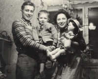 Married couple Langers with their son, 1960