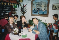 V roce 1992 s profesorem De Vriesem a jeho ženou