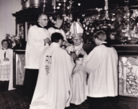 Vysvěcení ke kněžské službě, 28. června 1980 v Litoměřicích Františkem kardinálem Tomáškem