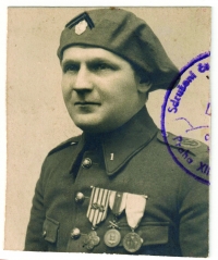 Pamětníkův otec Oskar Bubník v legionářské uniformě