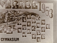 Maturitní tablo, vlevo v nejnižší řadě, 1953