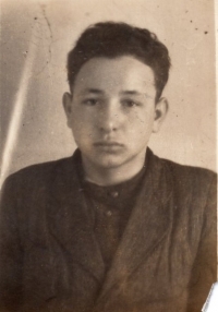 Степан Притула в молодості. Фото з Сибіру
