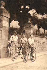 Jiří Merger starší při cestě na kole po Čechách, 1931 
